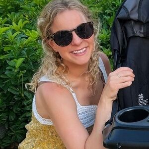 Meet your Posher, Caitlin